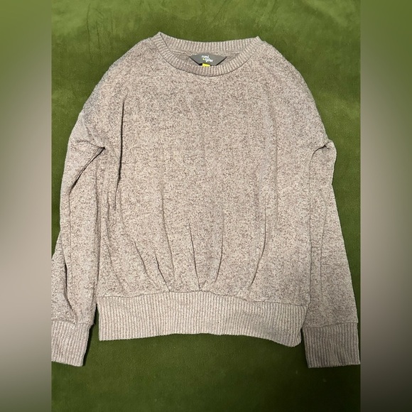 Rumi + Ryder Lightweight Sweater Size 6-7 - Picture 1 of 4